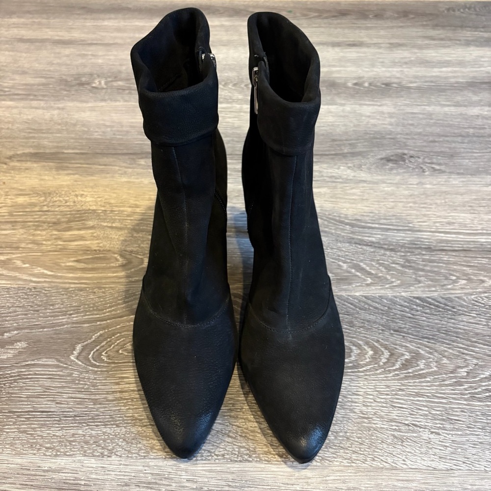Vince Camuto Black Pointed-Toe Sock Ankle Boots Size 9.5